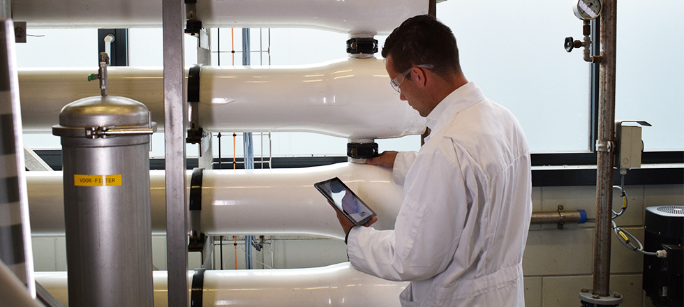 Employee checking Codeline pressure vessels
